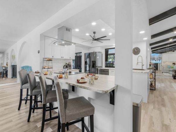 Luxurious Waterfront Retreat un Cape Coral - Unforgettable Vacation Awaits